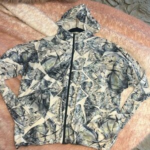 Nike Training Dri-Fit Light Weight Front Zip Hooded Jacket Medium Diamond Print